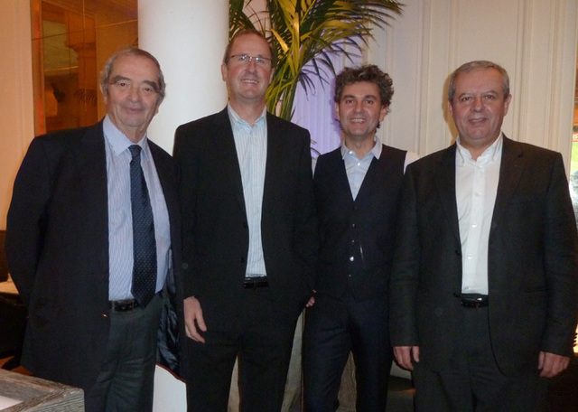 Georges Colson, Olivier de Nicola, Serge Laurens Directeur Marketing et Georges Vialard Directeur Production - Photo MS Georges Colson, Olivier de Nicola, Serge Laurens Directeur Marketing et Georges Vialard Directeur Production - Photo MS