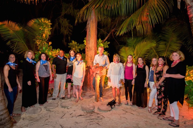 En mars 2017, les 10 meilleurs vendeurs et 1 vendeurs tiré au sort embarqueront à bord d’un vol Air Mauritius, direction le Dinarobin Hotel Golf & Spa en compagnie de Denis Brogniart, pour un séjour aventure et art de vivre de 4 nuits - DR En mars 2017, les 10 meilleurs vendeurs et 1 vendeurs tiré au sort embarqueront à bord d’un vol Air Mauritius, direction le Dinarobin Hotel Golf & Spa en compagnie de Denis Brogniart, pour un séjour aventure et art de vivre de 4 nuits - DR