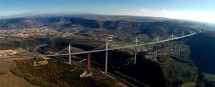 Tourisme industriel : le viaduc de Millau a le vent en poupe Tourisme industriel : le viaduc de Millau a le vent en poupe