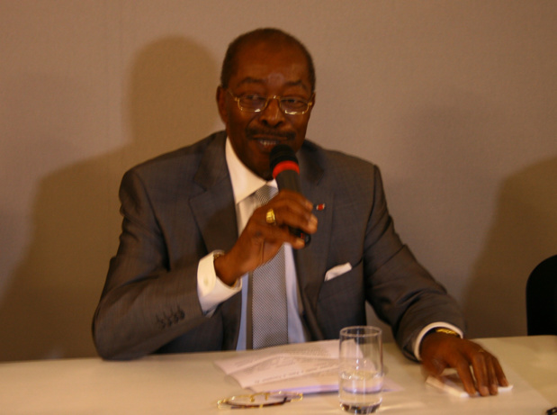 Roger Kacou, ministre du Tourisme de la Côte d’Ivoire, lors de sa conférence de presse sur le salon IFTM Top Résa 2016 – DR : HL