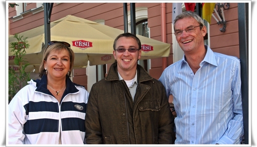 Carole PELLICER & Joost BOURLON, (dte) respectivement PDG et DG délégué de Plein Vent avec le réceptif Marius MAURAGAS (Baltic Blues Travel) - CLIQUER POUR AGRANDIR Carole PELLICER & Joost BOURLON, (dte) respectivement PDG et DG délégué de Plein Vent avec le réceptif Marius MAURAGAS (Baltic Blues Travel) - CLIQUER POUR AGRANDIR