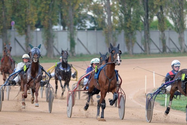 A Vincennes, le temple du Trot et les épreuves les mieux dotées du monde. A Vincennes, le temple du Trot et les épreuves les mieux dotées du monde.