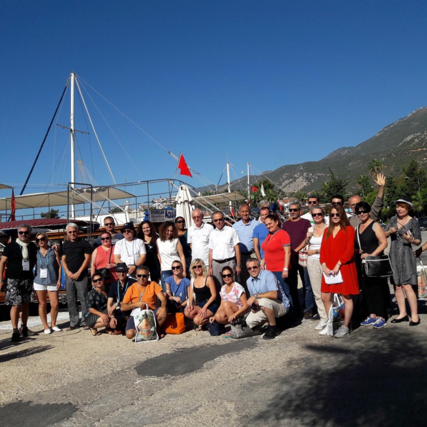 Pause photo sur le petit port de  Kas, a l'ouest de la province d'Antalya.  Au programme de la journée, farniente, baignade dans une crique et barbecue à bord. Photo MS.