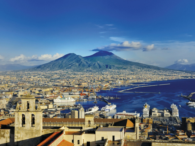 Naples © Fotolia Naples © Fotolia