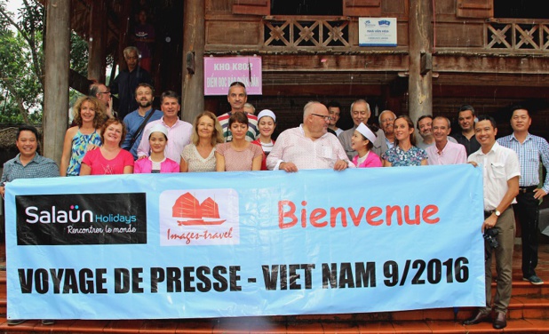 En septembre dernier, Salaün Holidays emmenait au Vietnam une quinzaine de journalistes à la rencontre des minorités Muong, au nord du pays. Une opération qui visait à aider les femmes et les hommes de cette minorité à sauvegarder leur patrimoine culturel, mais aussi à améliorer leurs conditions de vie - DR : Y. Pouchard