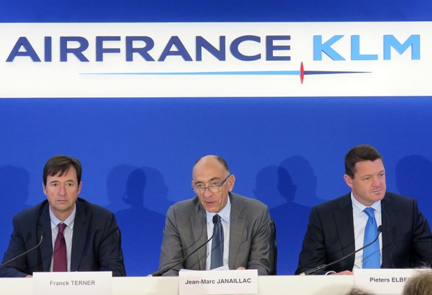Jean-Marc Janaillac, le PDG du groupe Air France/KLM, entouré de ses deux lieutenants Frank Terner (17 heures dans la fonction de DG d'Air France) et Pieters Elbers pour KLM - DR : M.L.