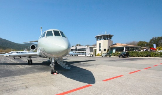 Le poste de Douane de l'aéroport de Saint-Tropez sera fermé - DR