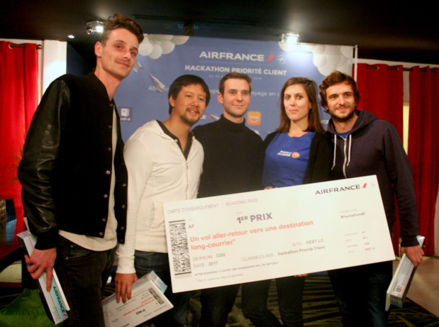 Félicitations aux lauréats externes du Hackathon : AF Botline (c) Johanna Gutkind Félicitations aux lauréats externes du Hackathon : AF Botline (c) Johanna Gutkind