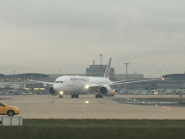 Le nouveau B787 d'Air France vient de se poser ce vendredi 2 décembre à Paris - CDG -Photo C. Hardin Le nouveau B787 d'Air France vient de se poser ce vendredi 2 décembre à Paris - CDG -Photo C. Hardin