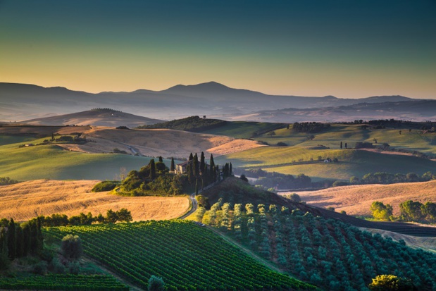 Paysage en Toscane au coucher du soleil © JFL Photography - Fotolia.com