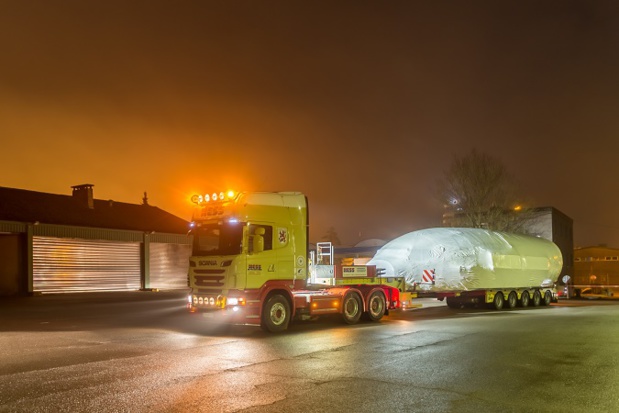 La nuit dernière, l’arrivée du nouveau simulateur, dédié à la formation des équipages, récemment acquis par Luxair Luxembourg Airlines, a requis une impressionnante organisation logistique - Photo : Luxair