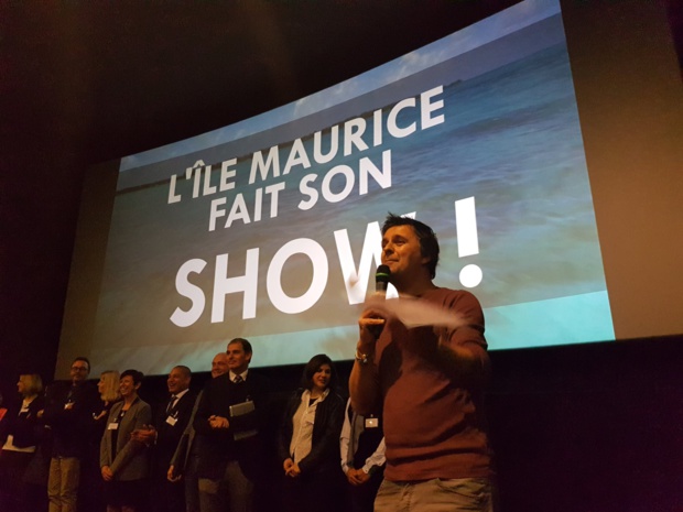 Xavier Petit (TourMaG.com) animateur de la soirée aux côtés des partenaires de l'Ile Maurice - Photo CE Xavier Petit (TourMaG.com) animateur de la soirée aux côtés des partenaires de l'Ile Maurice - Photo CE