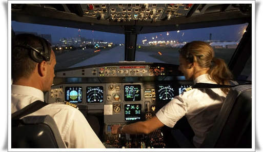 PIlotes dans le cockpit d'un A320 (photo DR Guillaume Grandin)