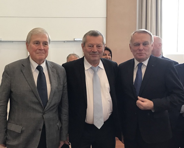 Michel Veunac, Maire de Biarritz, Roland Heguy président de l'UMIH, Jean-Marc Ayrault, ministre des Affaires étrangères - Photo UMIH