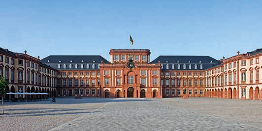 Le château de Mannheim, le plus grand château de style baroque jamais construit en Allemagne, et le 2e après le château de Versailles - Photo : ONAT