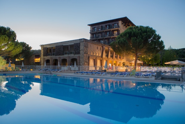 Cet été nous ouvrons à notre clientèle « Le Castel Luberon » une structure 4* @UVLF