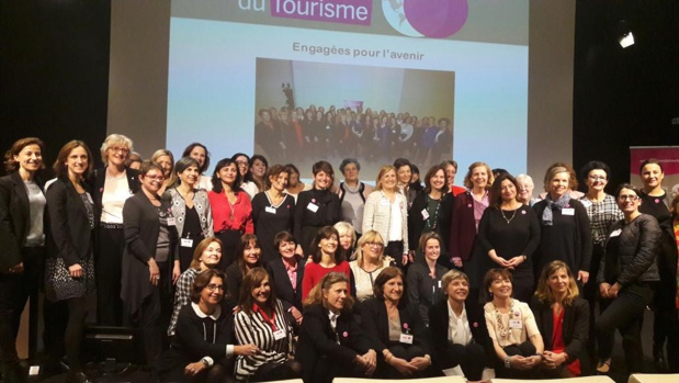 Autour d'Agnes Gascoin présidente de l'association, une sympathique délégation de femmes du tourisme. Photo MS.