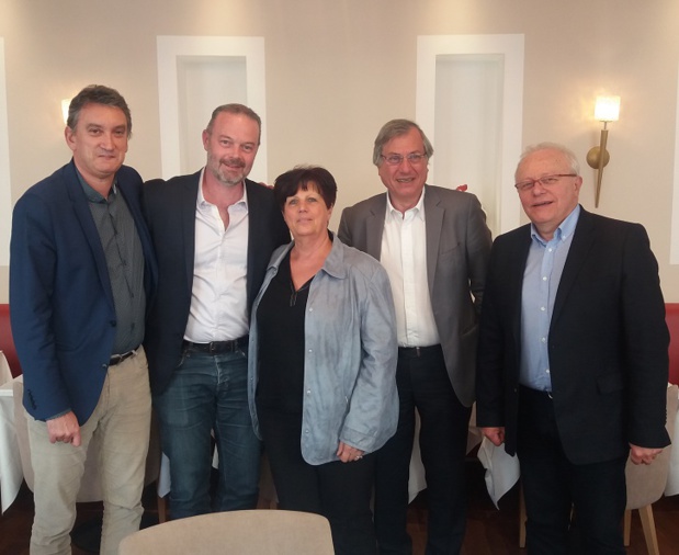 Le nouveau Bureau des Entreprises du Voyage Rhône Alpes Centre Est élu en AG mercredi 15 mars 2017 - Photo : Les Entreprises du Voyage Le nouveau Bureau des Entreprises du Voyage Rhône Alpes Centre Est élu en AG mercredi 15 mars 2017 - Photo : Les Entreprises du Voyage