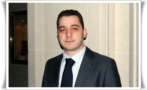 A 30 ans, Erez Bousso, patron du groupe Exclusive France Holidays est un touche à tout. Sa rentable entreprise couvre tous les maillons de la chaîne touristique : le tour-operating, le réceptif et la distribution ! A 30 ans, Erez Bousso, patron du groupe Exclusive France Holidays est un touche à tout. Sa rentable entreprise couvre tous les maillons de la chaîne touristique : le tour-operating, le réceptif et la distribution !