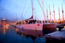 Party time à la tombée du jour. DR: Levantin Catamaran Party time à la tombée du jour. DR: Levantin Catamaran