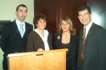 Martine Antier entourée de quelques membres de la CSR Côte d'Azur Martine Antier entourée de quelques membres de la CSR Côte d'Azur