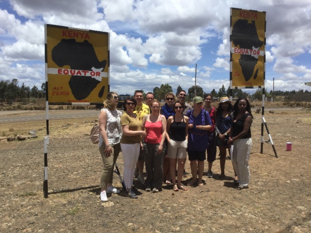 Les participants de l'Eductour sur la ligne de l'Equateur - Photo JPCombe