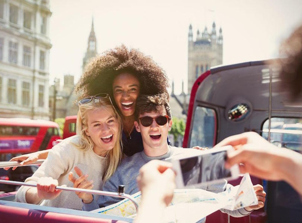 Waynabox est un service de voyage surprise avec vols + 2 nuits d’hôtel, le tout dévoilé 2 jours avant le départ. (c) Waynabox Waynabox est un service de voyage surprise avec vols + 2 nuits d’hôtel, le tout dévoilé 2 jours avant le départ. (c) Waynabox