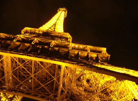 France : les arrivées des touristes étrangers ont baissé de 3 % en 2008 France : les arrivées des touristes étrangers ont baissé de 3 % en 2008