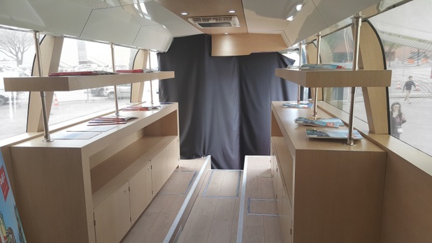 Vaucluse : Raoux Voyages transforme un ancien autocar en agence de voyages (vidéo) Vaucluse : Raoux Voyages transforme un ancien autocar en agence de voyages (vidéo)