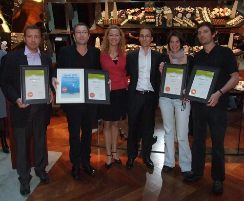 H. Papin (Dir. Com. d’Australie Tours), D. Pavageau (Dir. Activités Individuelles de VDM), R. Steward ( Partnership Executive Continental Europe), J. Mariot (Country Manager France), D. Pylypczuk (AGV ) et B. Capelle (Resp AGV) Australie à la Carte H. Papin (Dir. Com. d’Australie Tours), D. Pavageau (Dir. Activités Individuelles de VDM), R. Steward ( Partnership Executive Continental Europe), J. Mariot (Country Manager France), D. Pylypczuk (AGV ) et B. Capelle (Resp AGV) Australie à la Carte