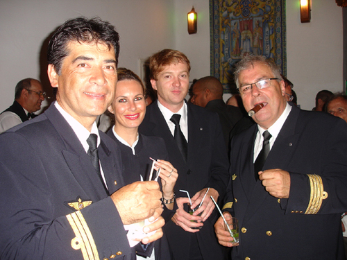 A peine posé à La Havane l'équipage du premier 777 sur la ligne teste les produits locaux havane et mojitos A peine posé à La Havane l'équipage du premier 777 sur la ligne teste les produits locaux havane et mojitos