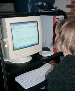 Les consommateurs se tournent de plus en plus vers l'Internet... Les consommateurs se tournent de plus en plus vers l'Internet...