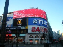 Selon le directeur financier de TUI Europe, Will Waggot, « il est très dur de faire de l’argent en agence à Londres et sa région.» Thomson/TUI compte fermer plus de 100 agences cette année. Selon le directeur financier de TUI Europe, Will Waggot, « il est très dur de faire de l’argent en agence à Londres et sa région.» Thomson/TUI compte fermer plus de 100 agences cette année.