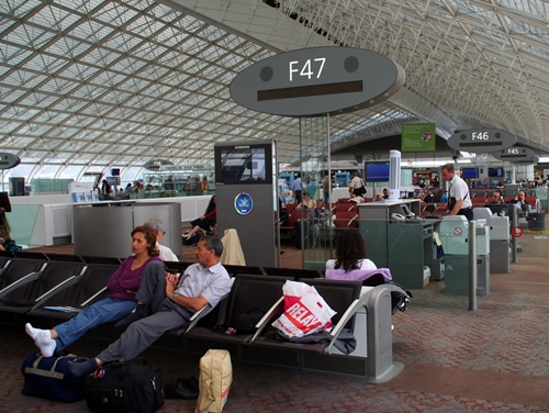 Pour ce qui est du volet commercial, la compagnie va continuer à réduire ses frais commerciaux.... Pour ce qui est du volet commercial, la compagnie va continuer à réduire ses frais commerciaux....