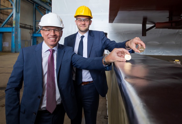 Andy Stuart, président et CEO de Norwegian Cruise Line et Tim Meyer, Werft Managing Partner chez Meyer à la cérémonie de la pose de la quille du Norwegian Bliss - DR : NCL Andy Stuart, président et CEO de Norwegian Cruise Line et Tim Meyer, Werft Managing Partner chez Meyer à la cérémonie de la pose de la quille du Norwegian Bliss - DR : NCL