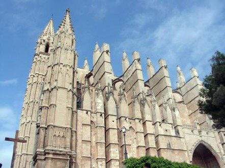l'Espagne devra sortir des arguments ''sonnants et trébuchants'' pour reconquérir la clientèle française l'Espagne devra sortir des arguments ''sonnants et trébuchants'' pour reconquérir la clientèle française