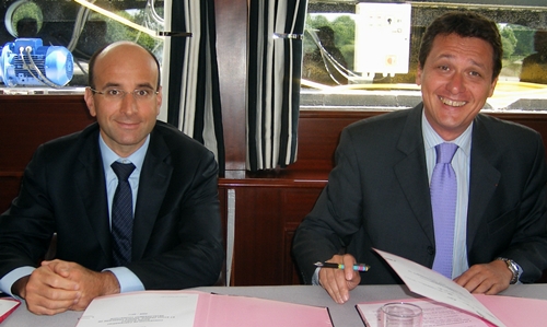 Christophe Gallineau, directeur commercial autres marques Sodexo aux côtés de Thierry Baudier (dte) qui va quitter son poste à l'issue du CA prévu en début de semaine prochaine Christophe Gallineau, directeur commercial autres marques Sodexo aux côtés de Thierry Baudier (dte) qui va quitter son poste à l'issue du CA prévu en début de semaine prochaine