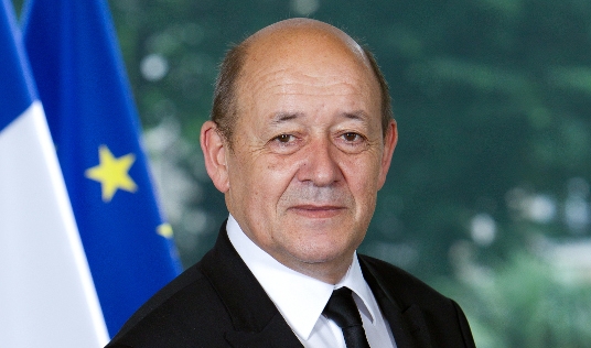 Jean-Yves Le Drian, ministre de l'Europe et des Affaires étrangères, est également, et entre autres, en charge du Tourisme au sein du gouvernement d'Edouard Philippe - Photo : Gouvernement.fr