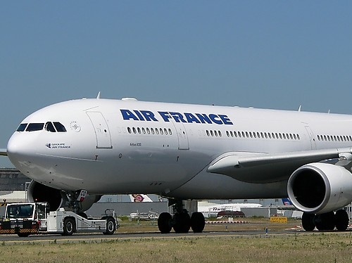Air France : un Airbus A 330 disparaît entre Paris et Rio Air France : un Airbus A 330 disparaît entre Paris et Rio