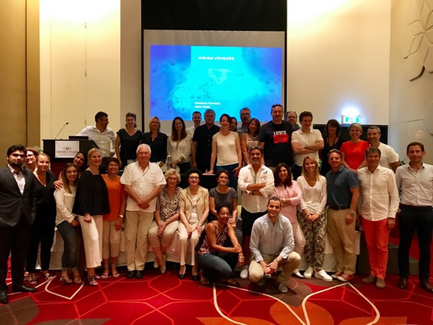 La photo de groupe du séminaire des agences franchisées Havas Voyages à Abu Dhabi - DR