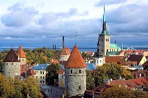 La capitale estonienne a été choisie en raison principalement des infrastructures existantes: un centre de réservations téléphoniques en douze langues pour la chaîne Hilton y fonctionne déjà depuis 2001, employant plus de 150 personnes. La capitale estonienne a été choisie en raison principalement des infrastructures existantes: un centre de réservations téléphoniques en douze langues pour la chaîne Hilton y fonctionne déjà depuis 2001, employant plus de 150 personnes.