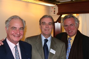 Christian Nicaud, directeur de Tapis rouge (centre) entouré à gauche de Bernard Fournier et de Yann Jacquot, les 2 chefs qui participeront à la croisière gastronomique du 14 au 23 mai prochain