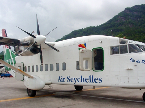 Air Seychelles dispose également d'un réseau de lignes intérieures permettant des sauts de puce d'île en ile... Air Seychelles dispose également d'un réseau de lignes intérieures permettant des sauts de puce d'île en ile...