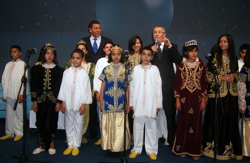 Les enfants de l'Oriental parrainés par un natif de la région le célèbre rugbyman Abdellatif Benazzi Les enfants de l'Oriental parrainés par un natif de la région le célèbre rugbyman Abdellatif Benazzi