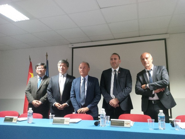 La nomination d'Armand Mazoulmian au poste d'ambassadeur en Chine a été l'occasion de faire le point sur les actions menées en faveur de la promotion de la ville d'Aix-en-Provence sur le marché chinois - DR : A.R La nomination d'Armand Mazoulmian au poste d'ambassadeur en Chine a été l'occasion de faire le point sur les actions menées en faveur de la promotion de la ville d'Aix-en-Provence sur le marché chinois - DR : A.R