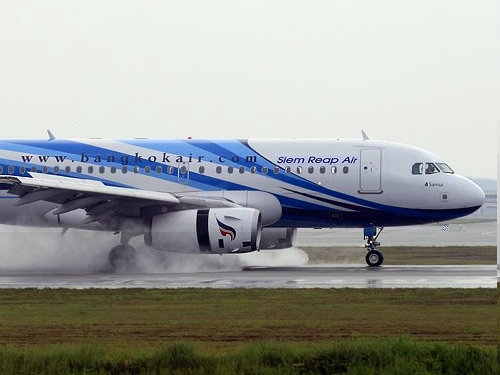 Siem Reap Airlines, une compagnie thaïlandaise de bout de ligne black listée par l'Union européenne Siem Reap Airlines, une compagnie thaïlandaise de bout de ligne black listée par l'Union européenne