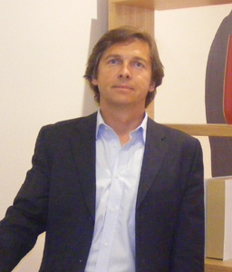 Jean-Marie Guivarc’h, directeur des agences Galeries Lafayette Voyages à l'inauguration de l'agence pilote de Cap 3000