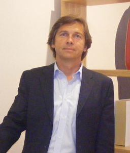 Jean-Marie Guivarc’h, directeur des agences Galeries Lafayette Voyages à l'inauguration de l'agence pilote de Cap 3000 Jean-Marie Guivarc’h, directeur des agences Galeries Lafayette Voyages à l'inauguration de l'agence pilote de Cap 3000
