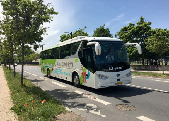 L'autocar 100 % électrinique n'émet ni dioxyde de carbone ni oxyde d'azote - Photo : B.E. green