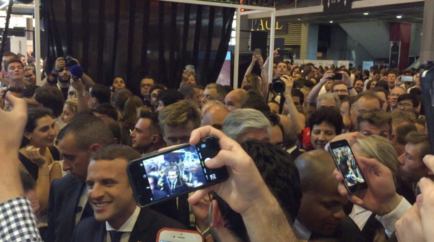 Emmanuel prend un bain de foule à Viva Tech (c) founder family Emmanuel prend un bain de foule à Viva Tech (c) founder family